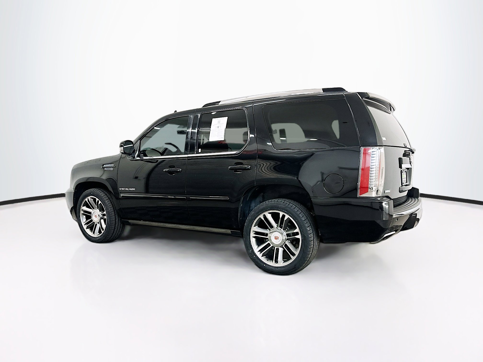 Used 2012 Cadillac Escalade Premium image 5