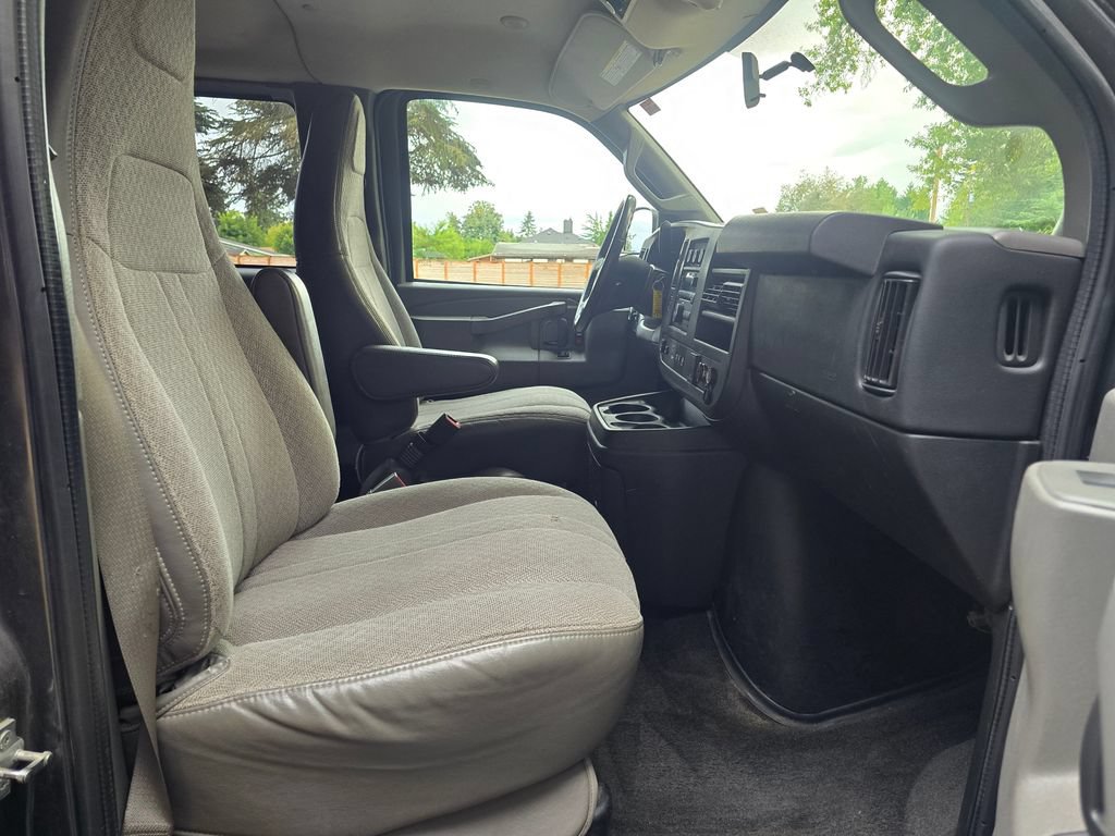 Used 2017 Chevrolet Express 2500 LS RWD image 14