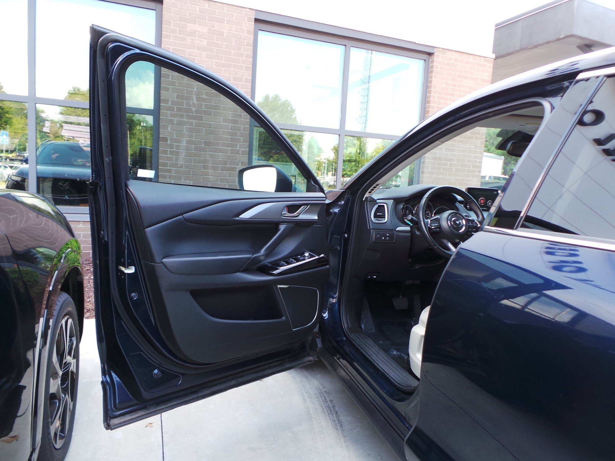 Used 2020 MAZDA CX-9 Touring w/ Touring Premium Package FWD image 23
