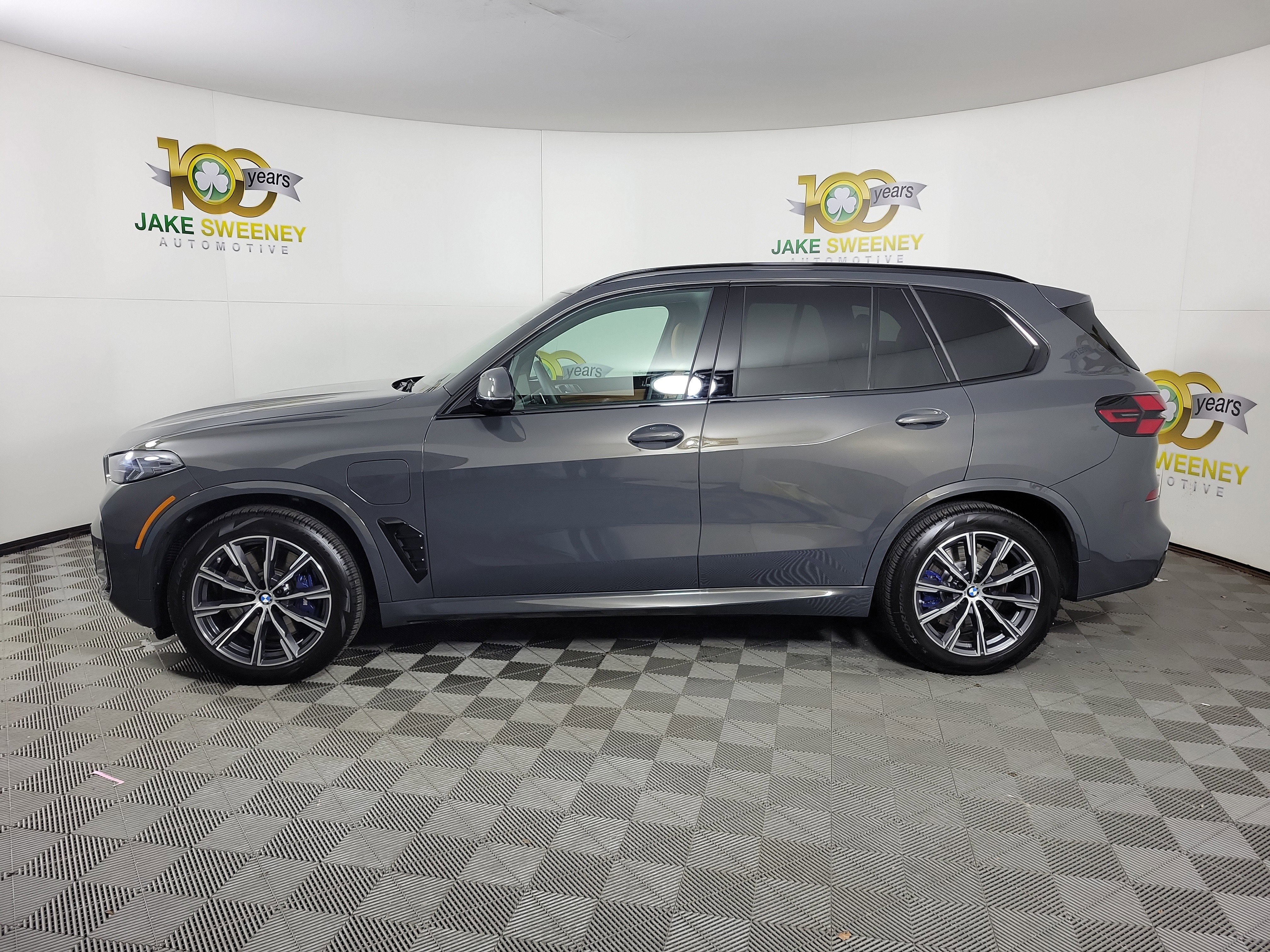 Certified 2026 BMW X5 xDrive50e w/ M Sport Package image 4