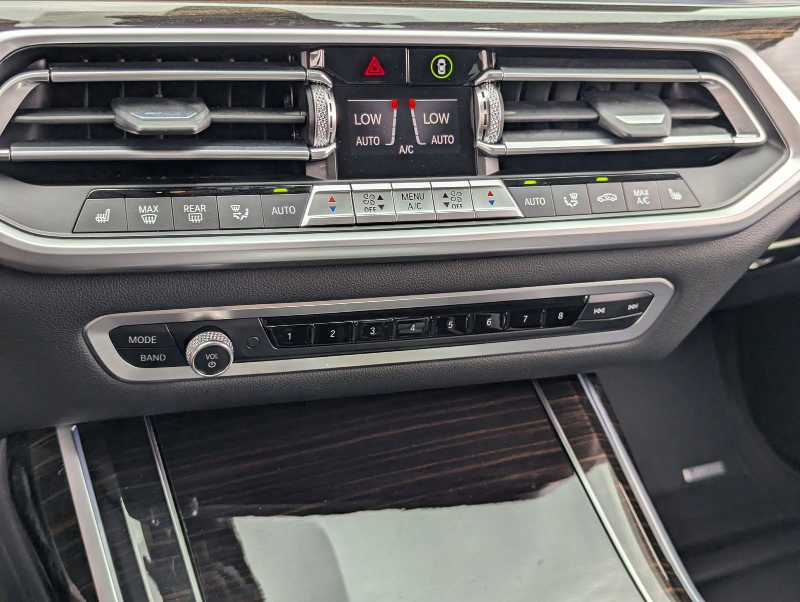 Used 2021 BMW X7 xDrive40i w/ Parking Assistance Package image 29