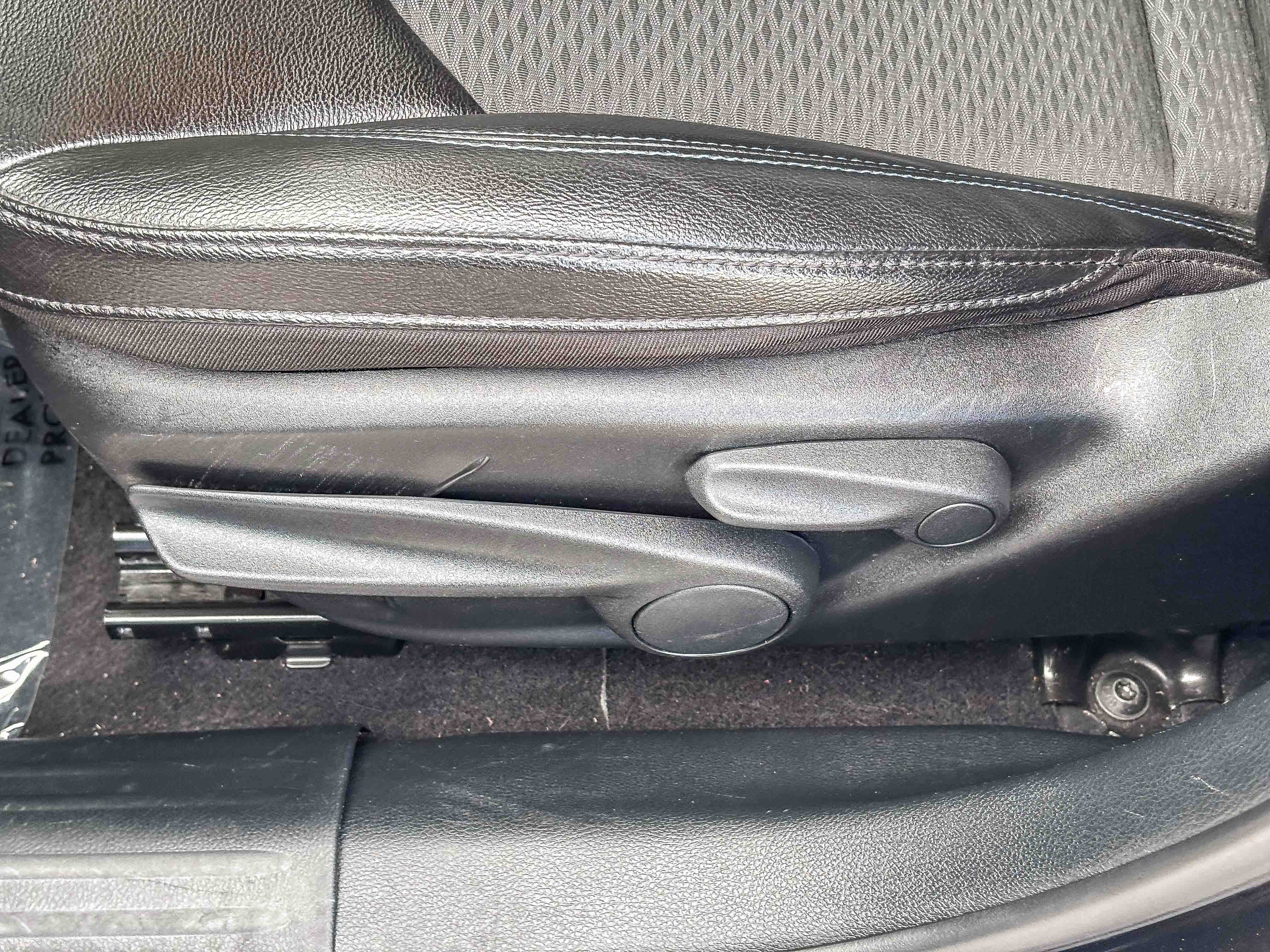 Used 2024 Jeep Compass Latitude image 23