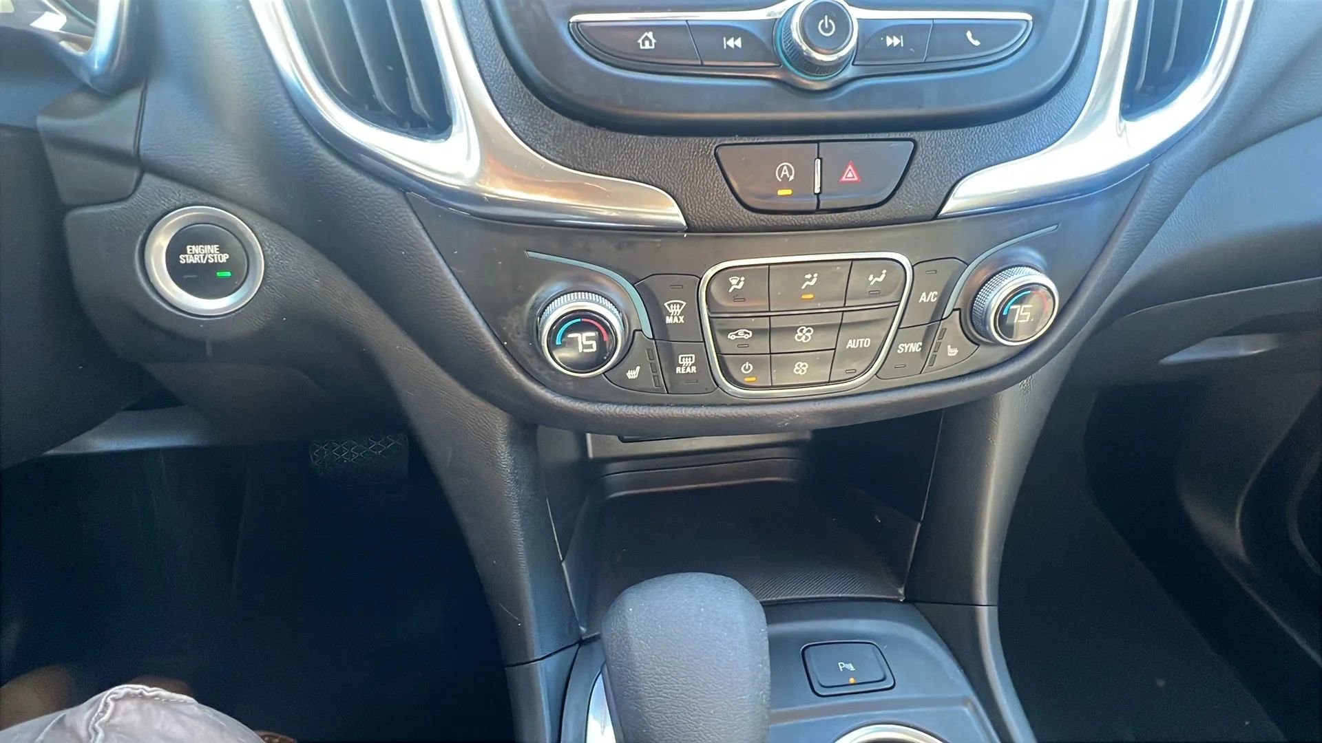 Used 2023 Chevrolet Equinox LT w/ Driver Convenience Package image 19