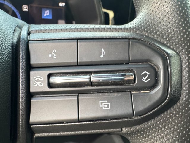 Certified 2024 Chevrolet Colorado Trail Boss w/ Technology Package AWD/4WD image 8