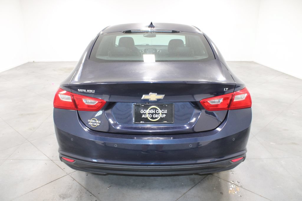 Used 2017 Chevrolet Malibu LT w/ Leather Package FWD image 8