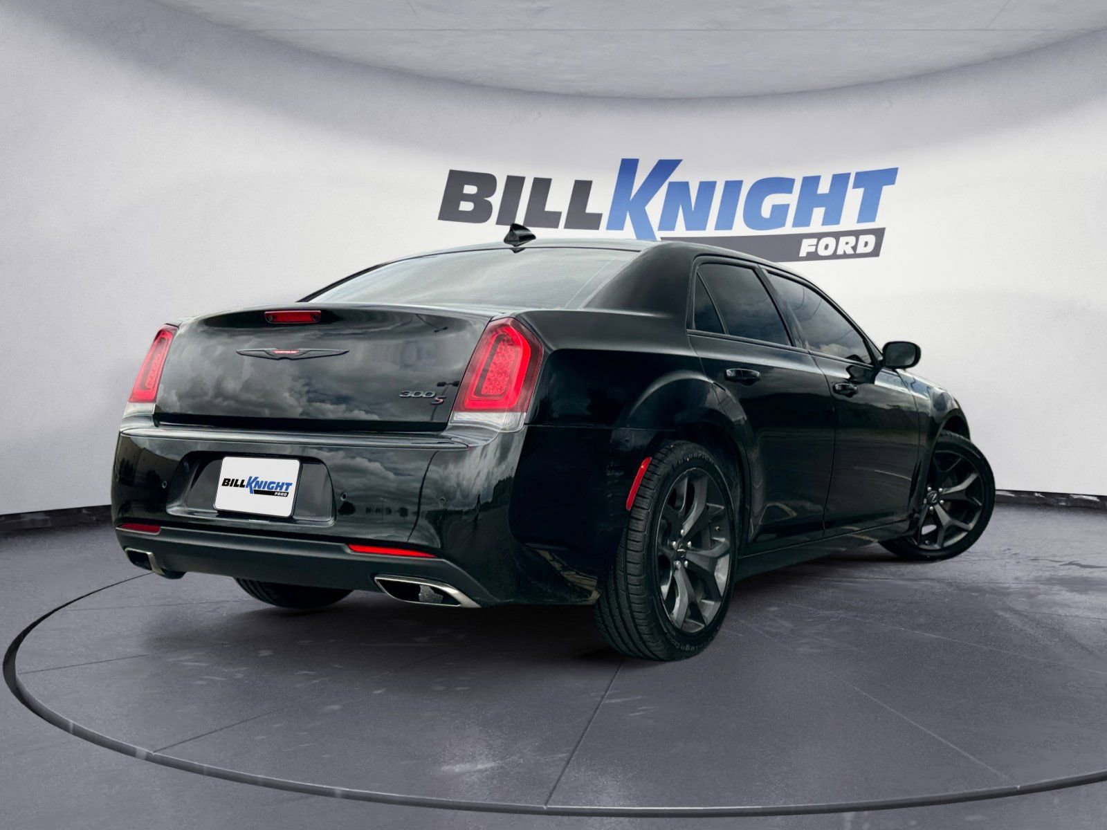 Used 2022 Chrysler 300 S w/ Comfort Group image 5