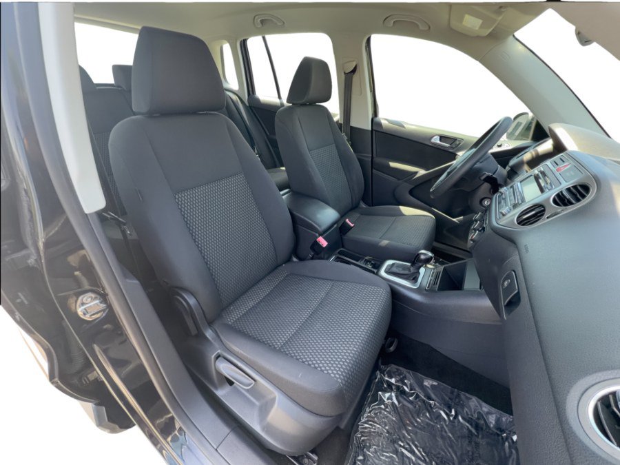 Used 2011 Volkswagen Tiguan S AWD/4WD image 15