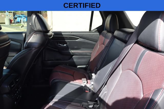 Used 2025 Honda Pilot Black Edition image 6