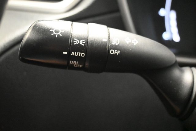 Used 2024 Toyota Corolla Cross XLE w/ Convenience Package AWD/4WD image 19