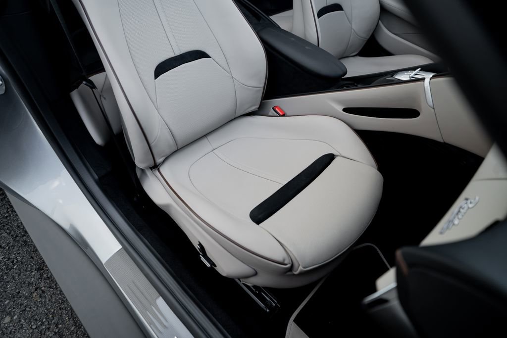 Certified 2024 Ferrari Roma Spider image 37