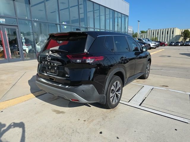Used 2022 Nissan Rogue SV image 4