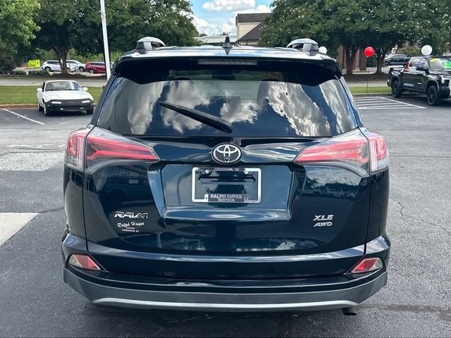Used 2018 Toyota RAV4 XLE AWD/4WD image 4