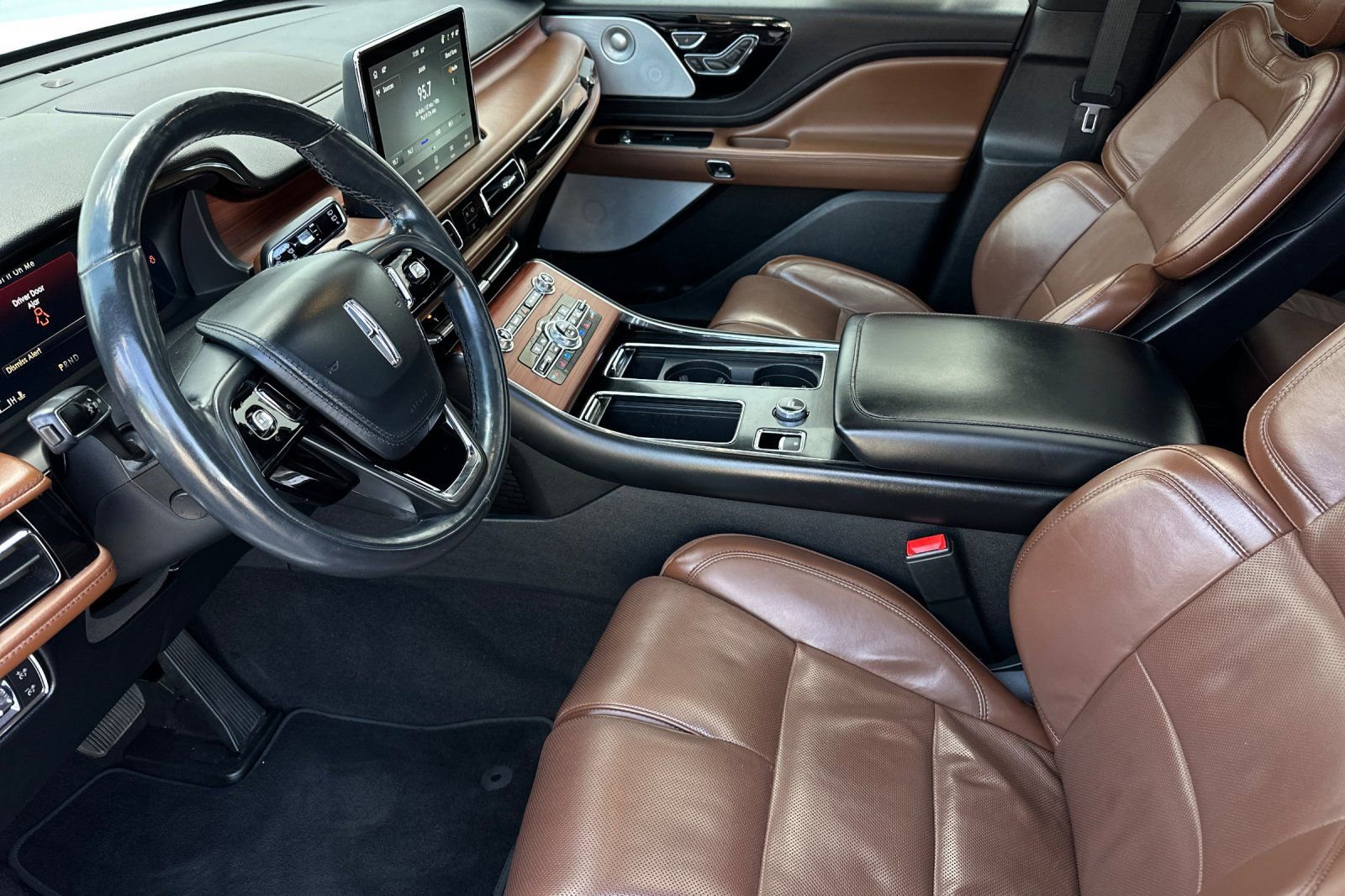 Certified 2021 Lincoln Aviator Reserve w/ Equipment Group 210A image 9