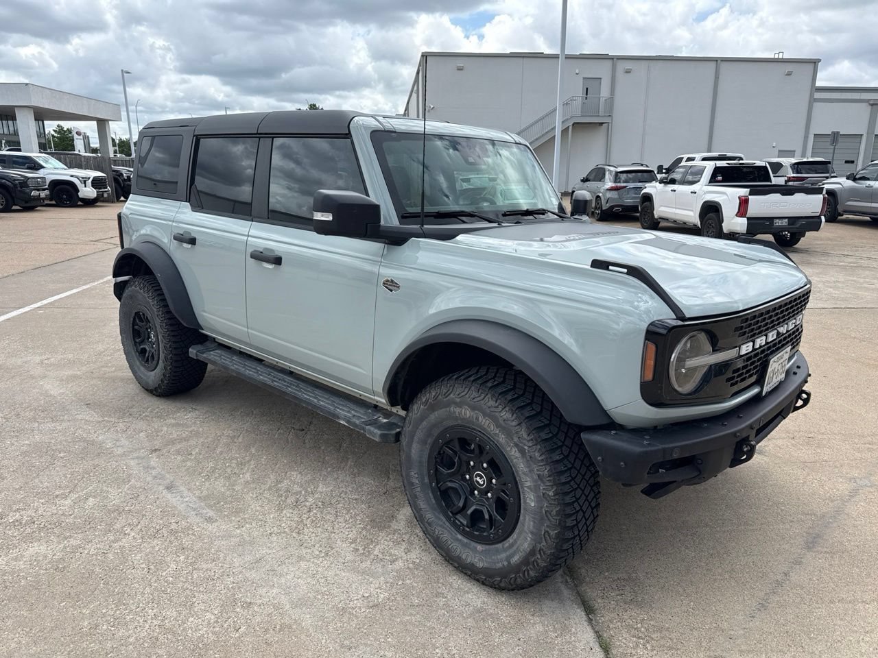 Used 2024 Ford Bronco Wildtrak AWD/4WD image 2