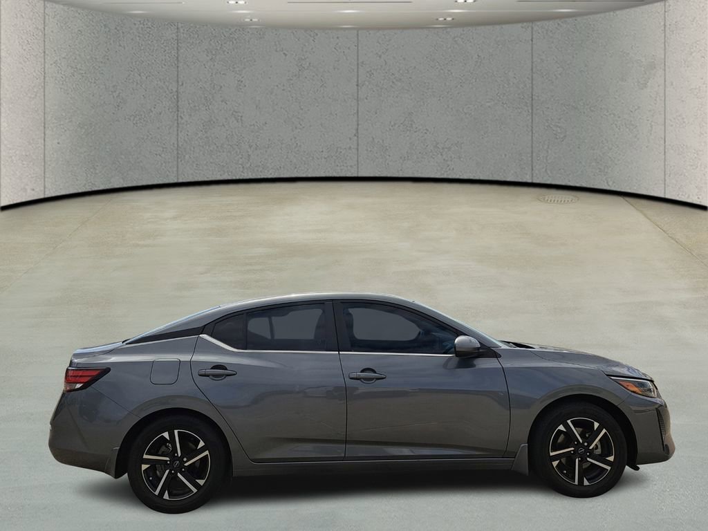 Used 2025 Nissan Sentra SV image 4
