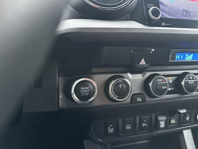 Used 2022 Toyota Tacoma TRD Off-Road w/ Technology Package image 32