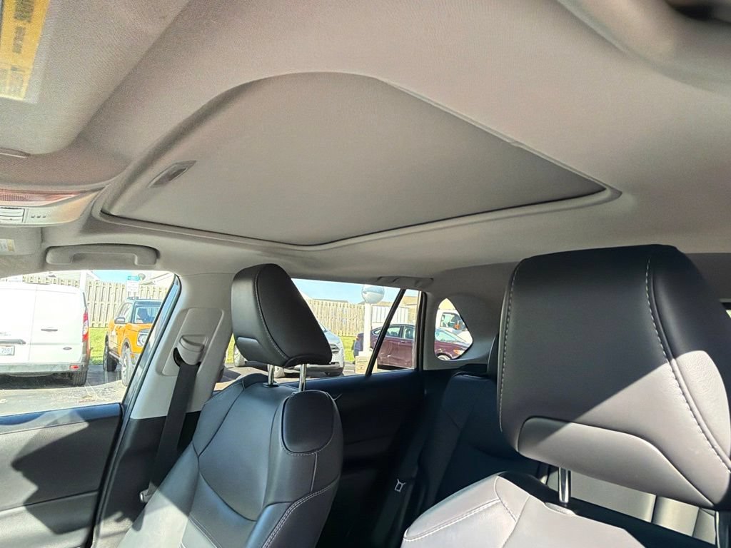 Used 2019 Toyota RAV4 XLE Premium w/ Cold Weather Package AWD/4WD image 30