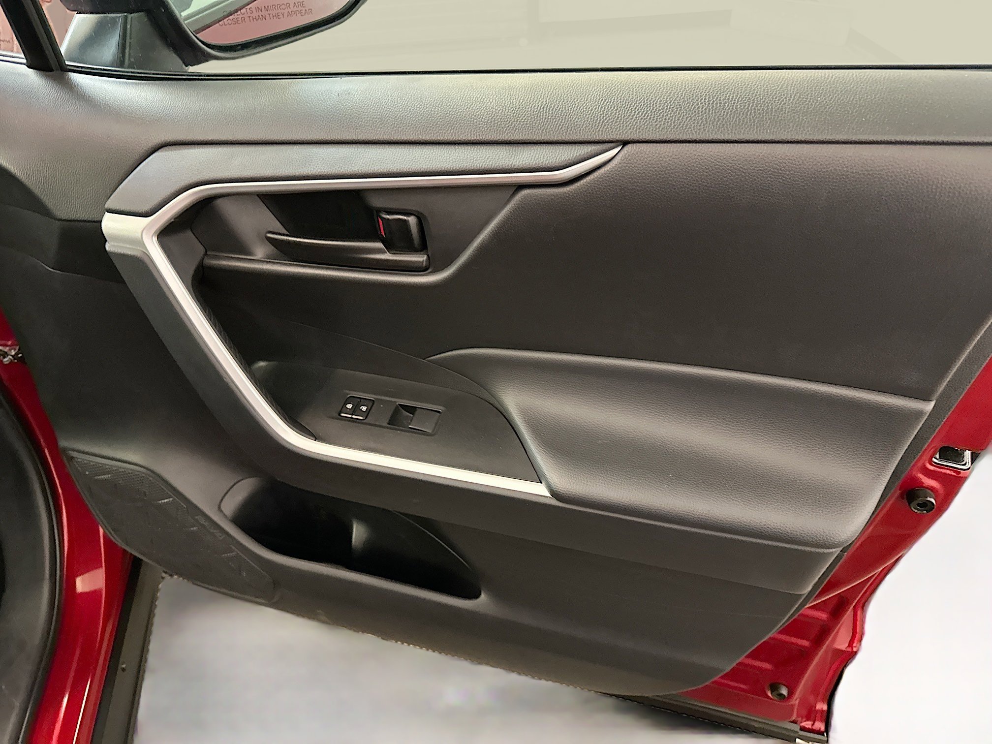 Used 2024 Toyota RAV4 LE image 33