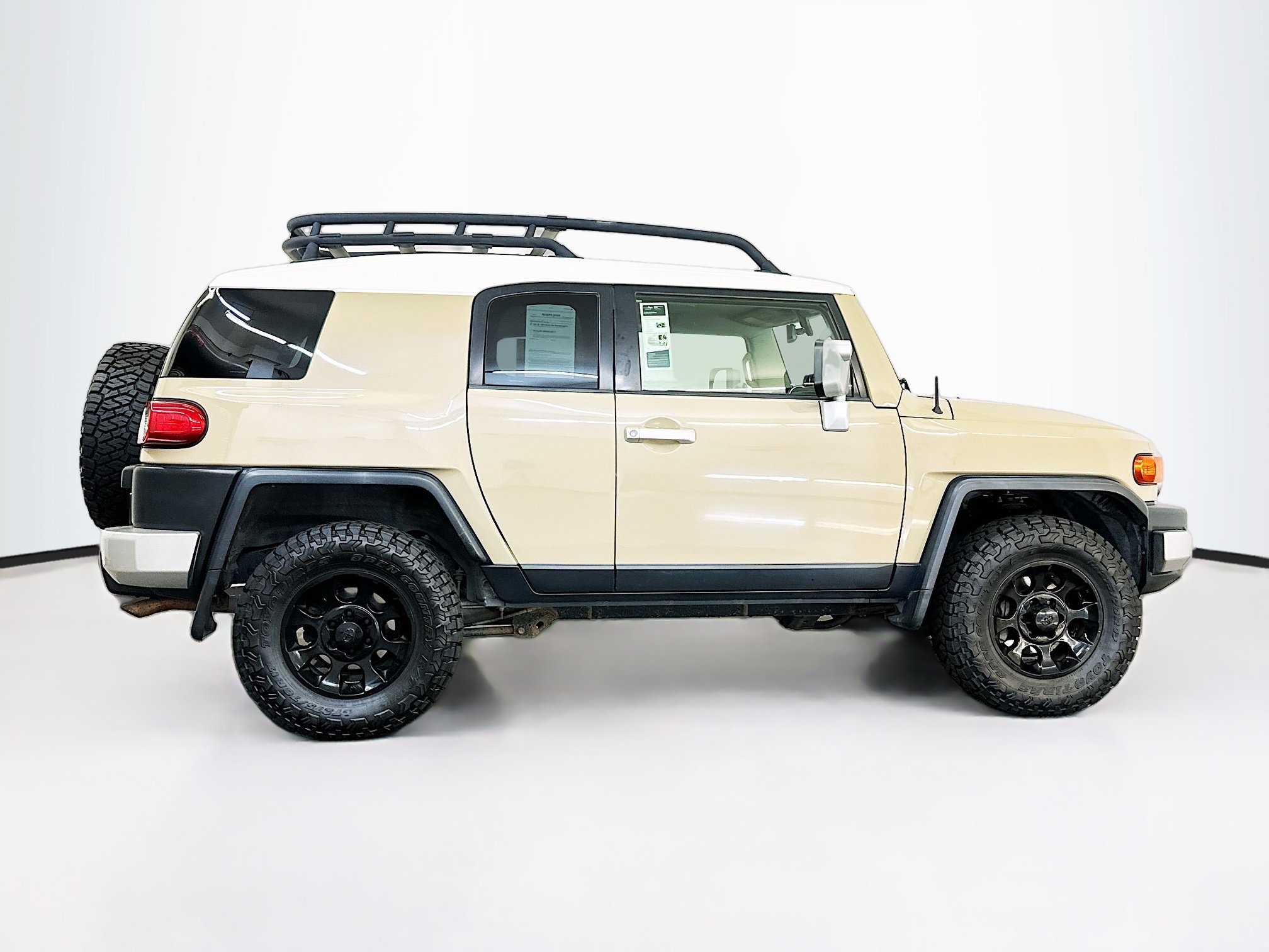 Used 2012 Toyota FJ Cruiser 4WD image 10