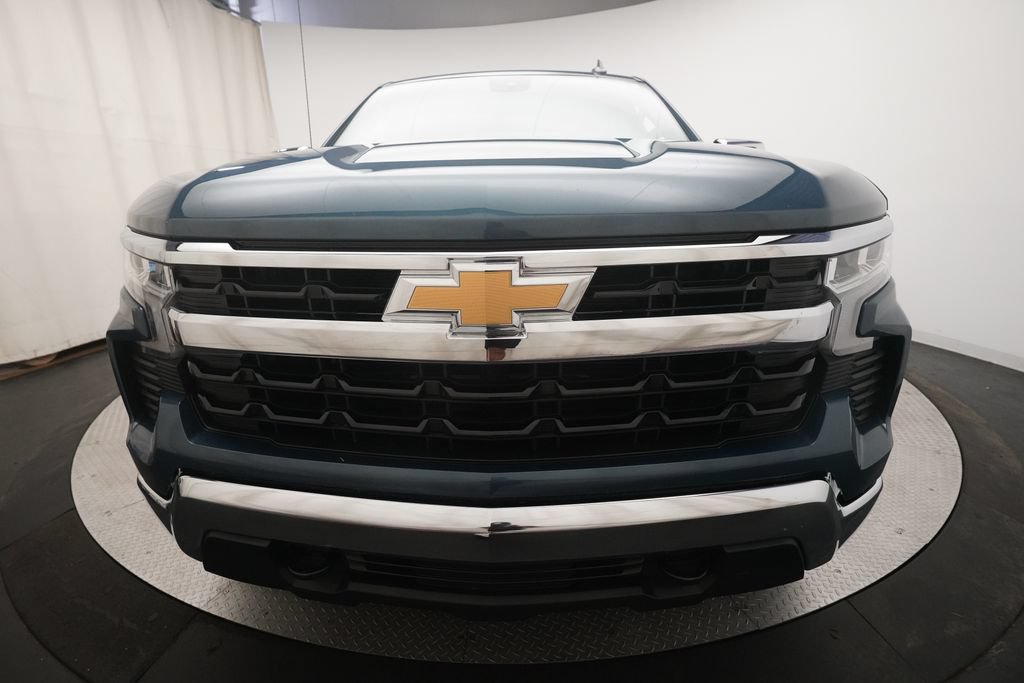 Used 2024 Chevrolet Silverado 1500 LT AWD/4WD image 11
