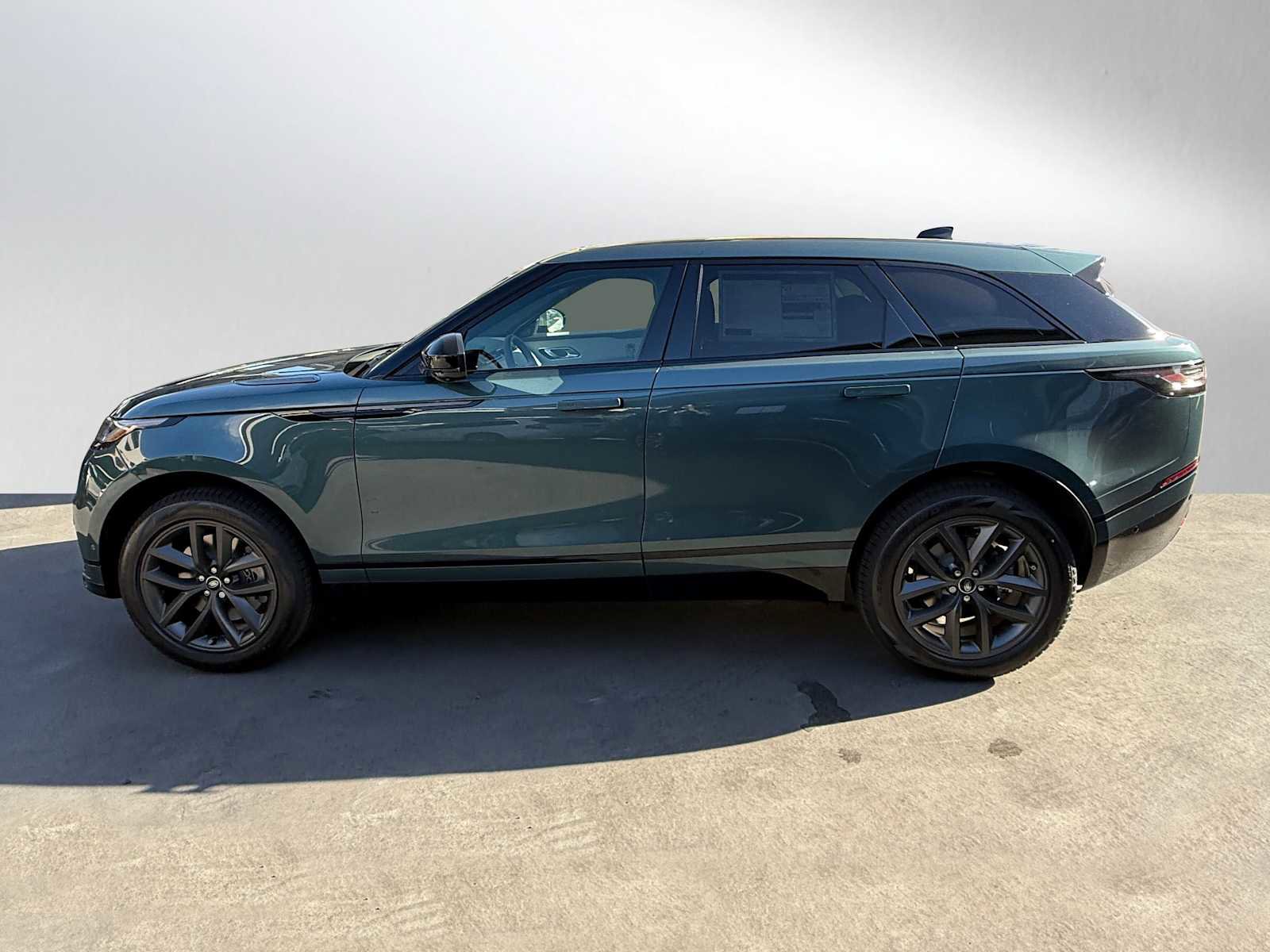 New 2026 Land Rover Range Rover Velar Dynamic SE image 2