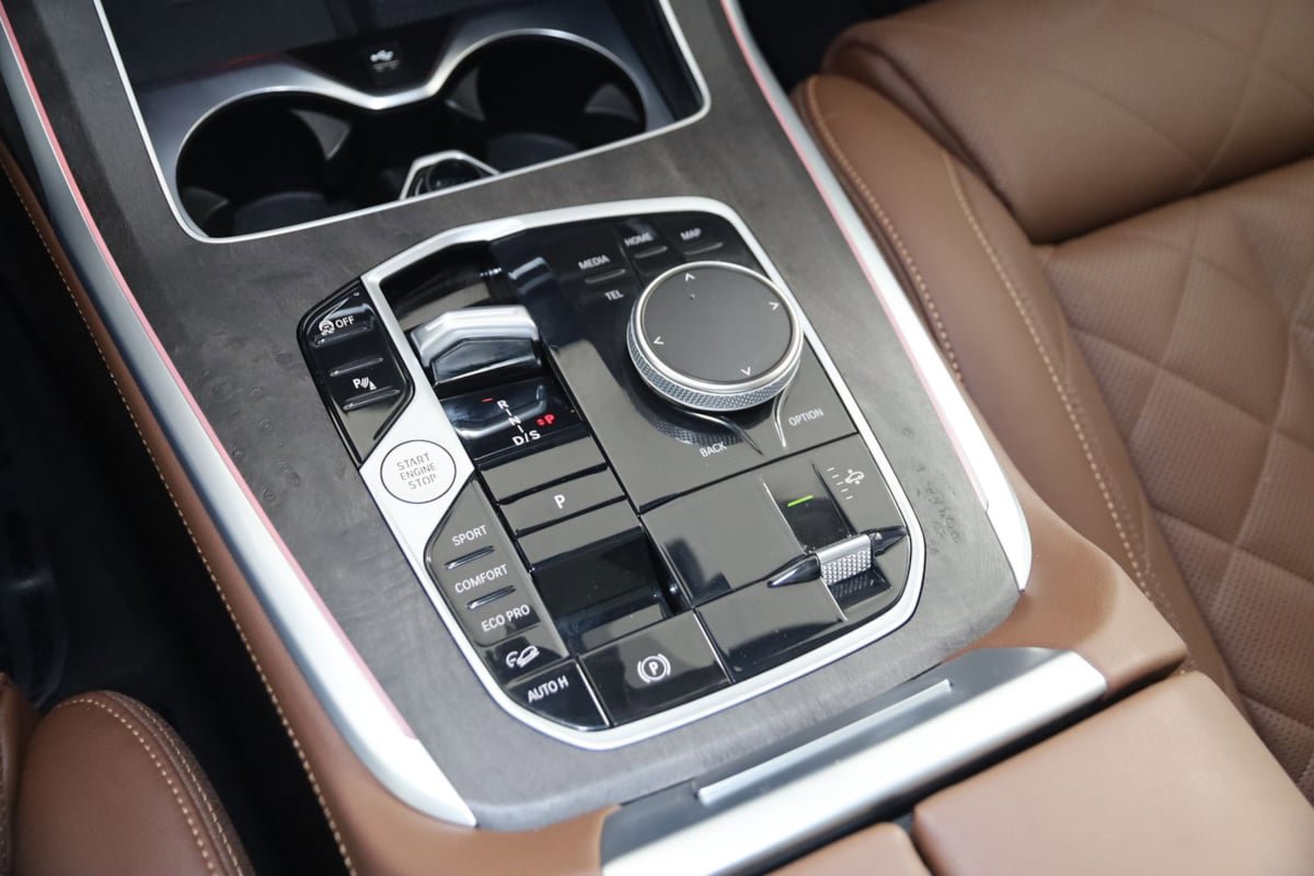 Used 2024 BMW X7 xDrive40i w/ Premium Package AWD/4WD image 31
