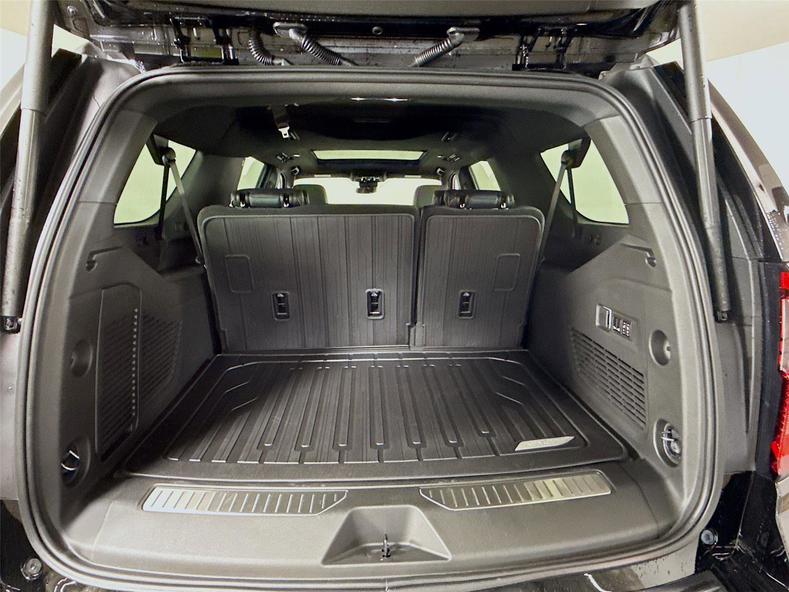 New 2026 GMC Yukon XL AT4 w/ AT4 Premium Package AWD/4WD image 21