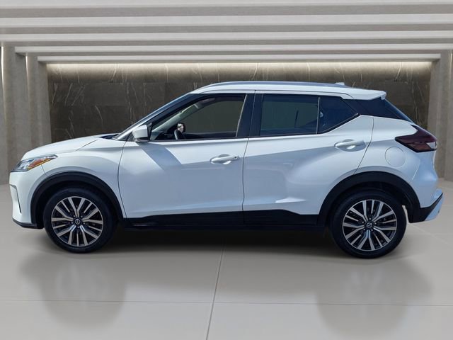 Used 2021 Nissan Kicks SV image 2