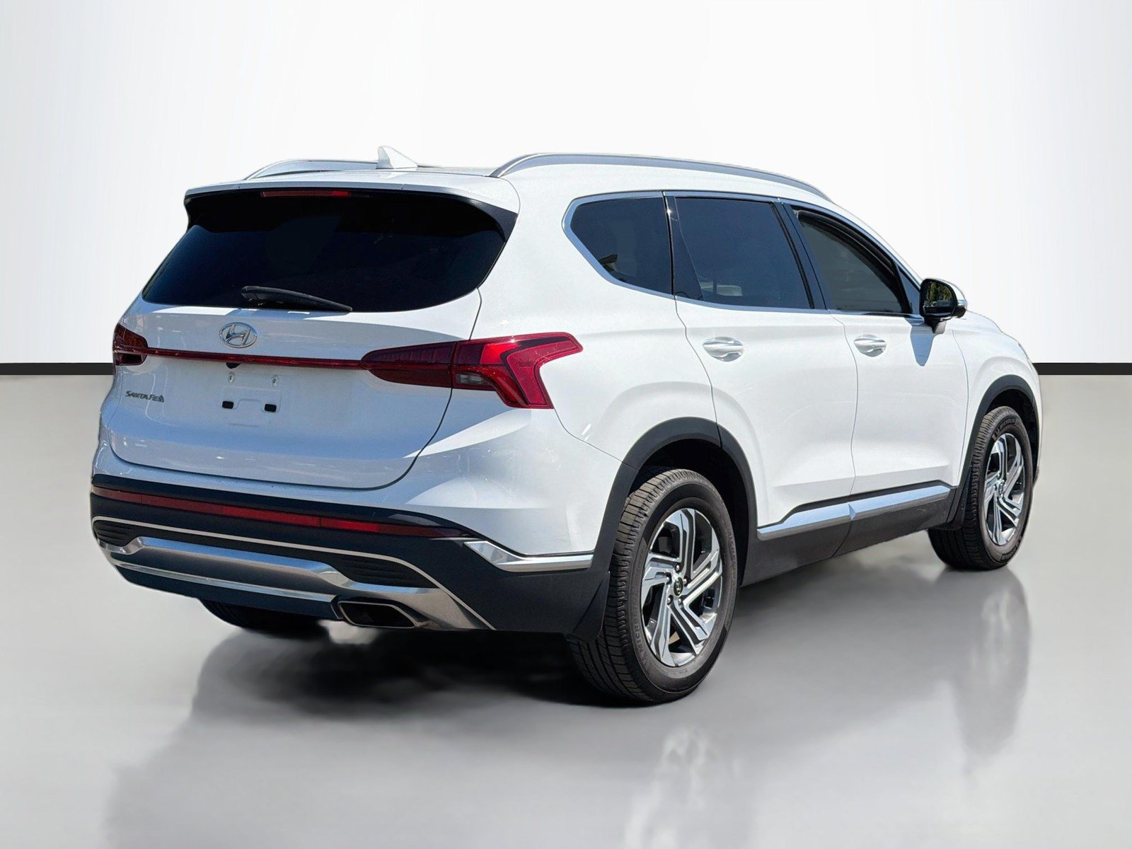 Used 2023 Hyundai Santa Fe SEL w/ Premium Package FWD image 5