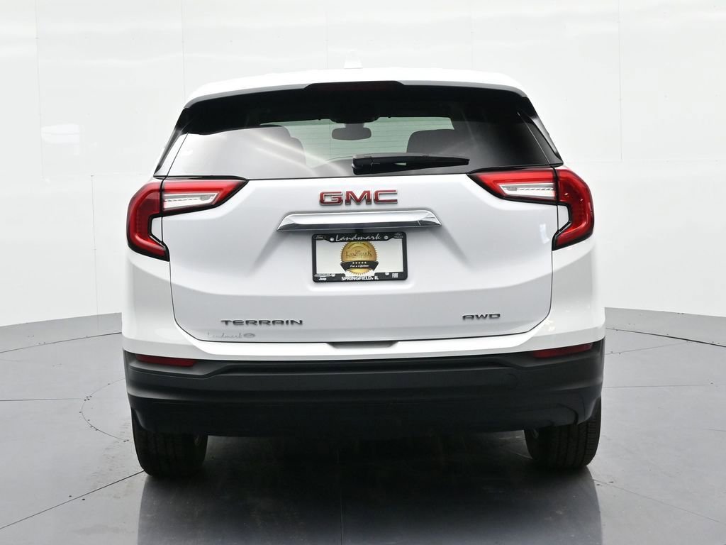 Used 2024 GMC Terrain SLE image 7