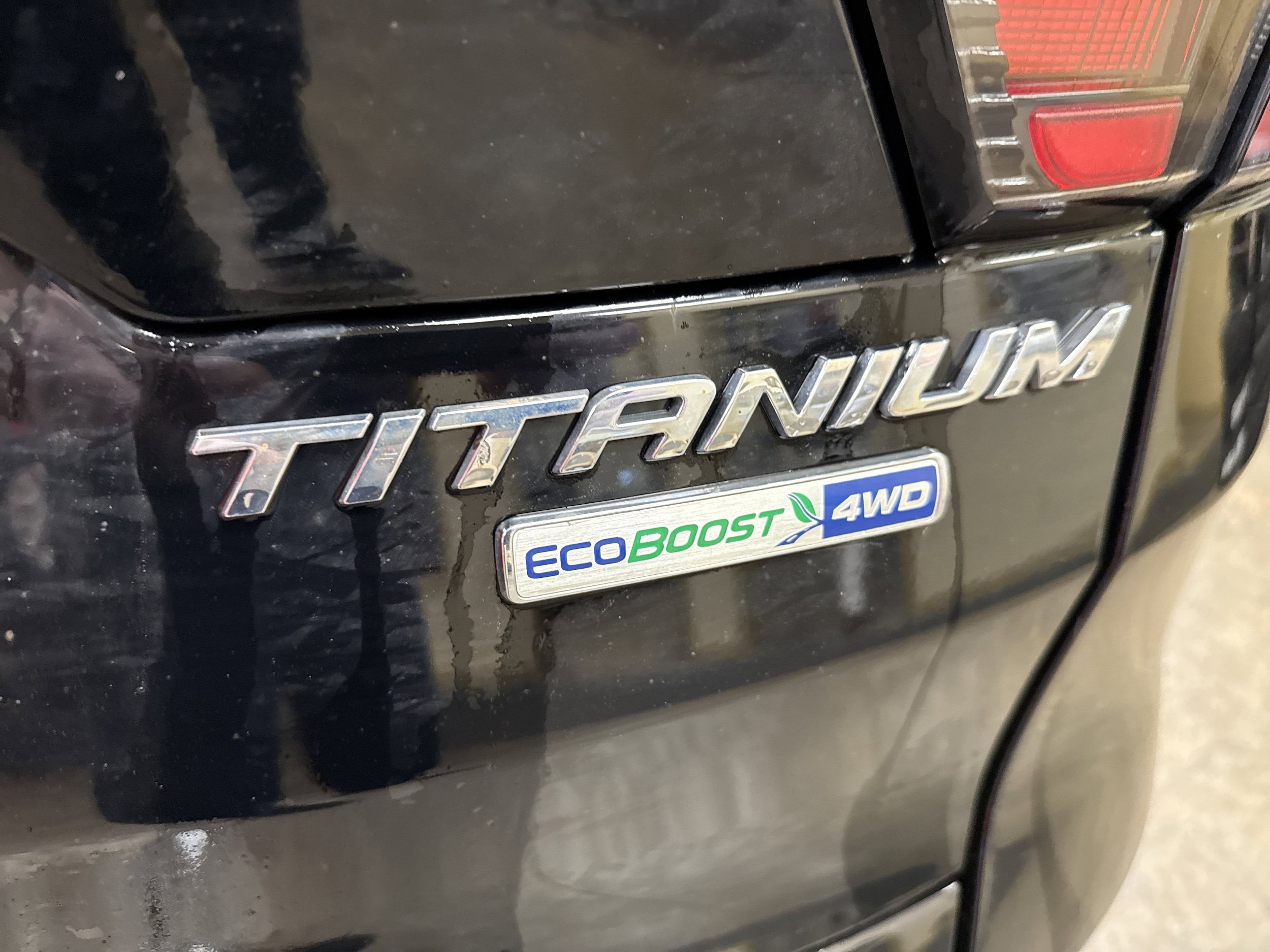 Used 2018 Ford Escape Titanium AWD/4WD image 10