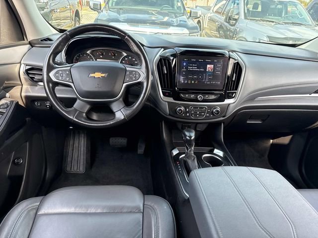 Used 2021 Chevrolet Traverse LT image 16
