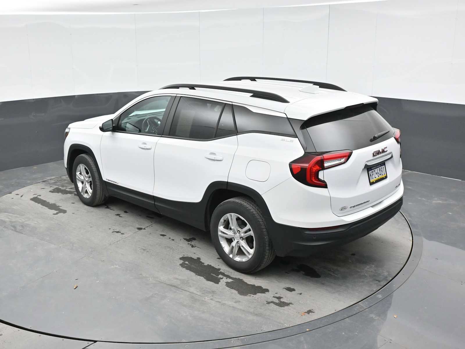 Used 2023 GMC Terrain SLE w/ Driver Convenience Package AWD/4WD image 12