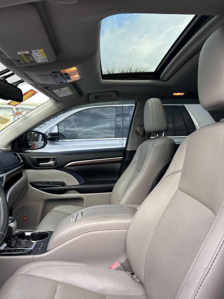 Used 2016 Toyota Highlander Limited image 13