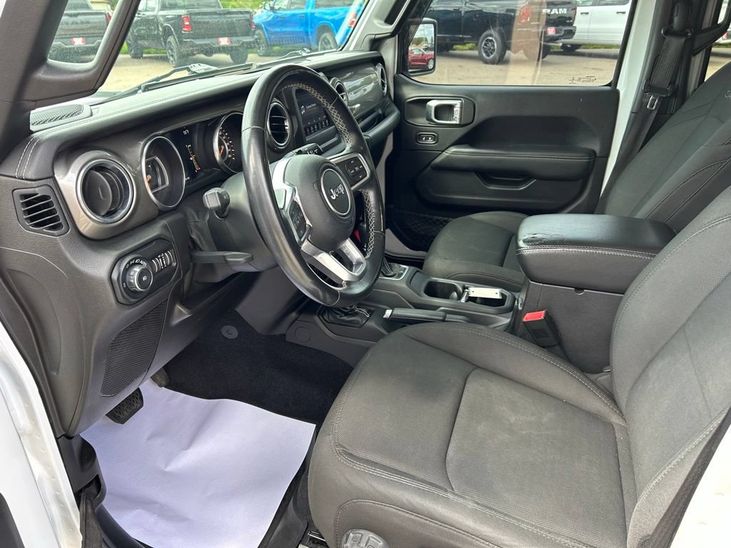 Used 2019 Jeep Wrangler Unlimited Sahara AWD/4WD image 11