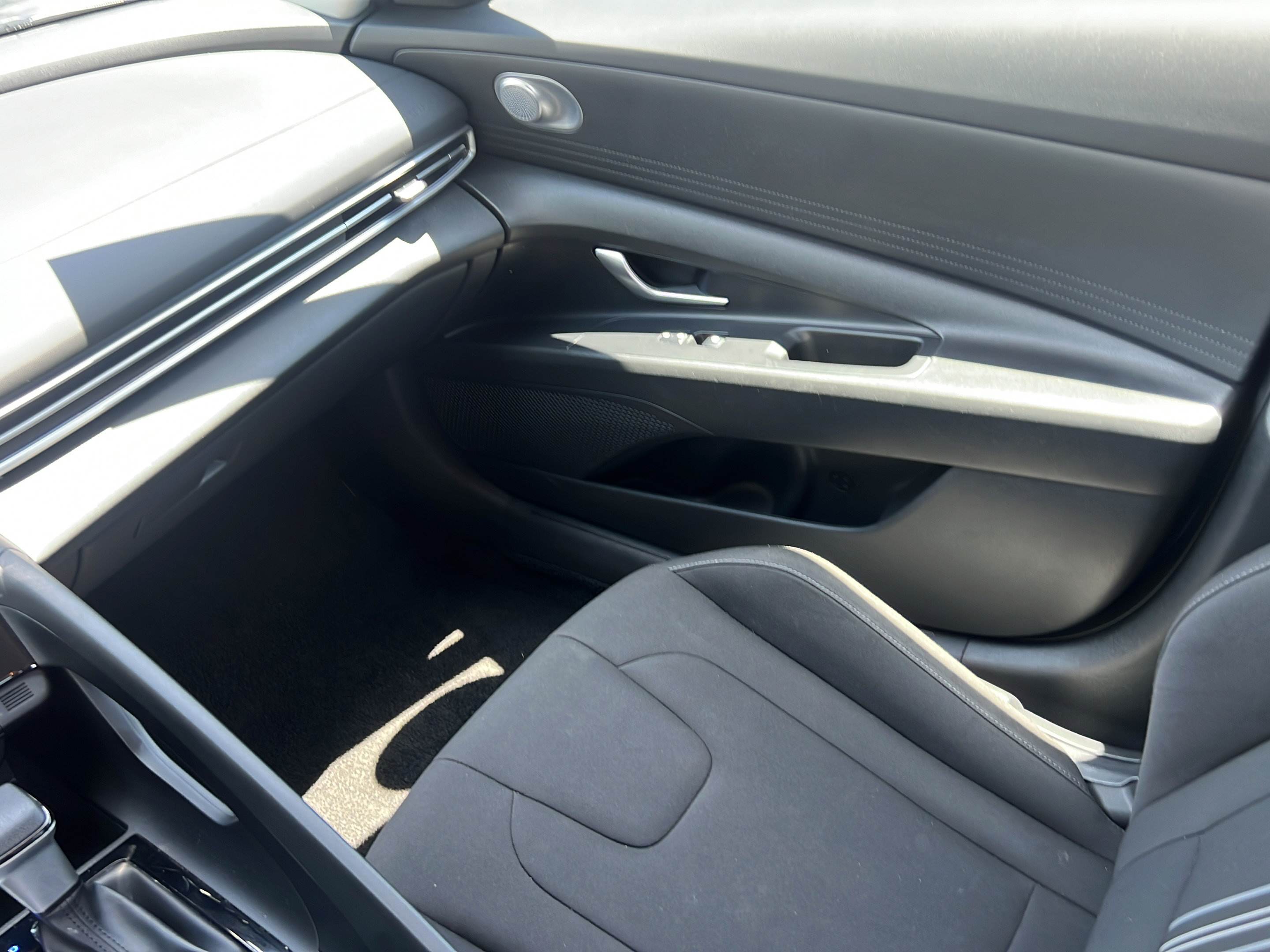 Used 2024 Hyundai Elantra SEL FWD image 12