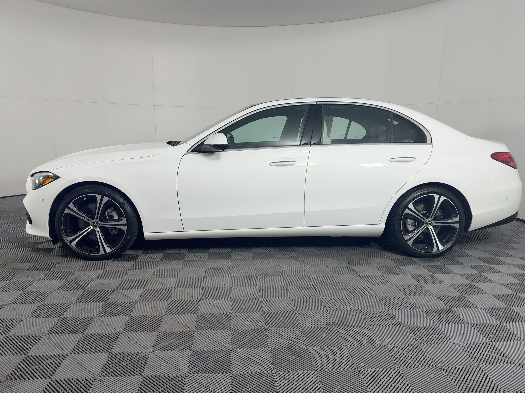 Used 2023 Mercedes-Benz C 300 C 300 image 2