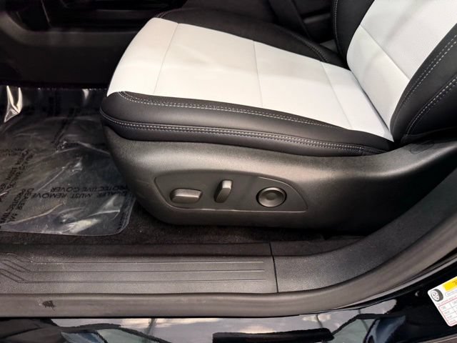 New 2026 Chevrolet Equinox EV LT AWD/4WD image 11