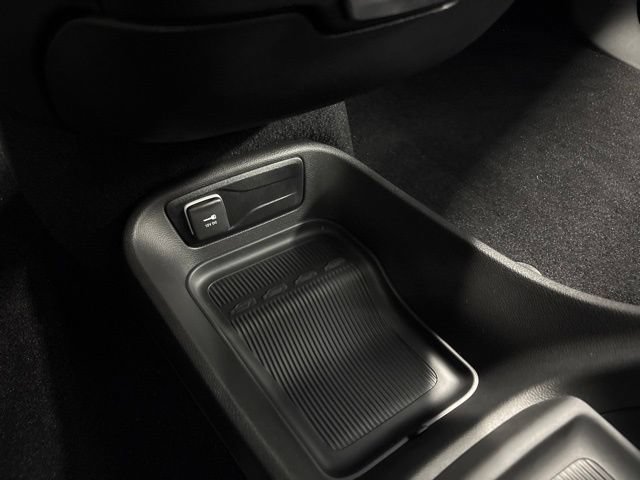 New 2027 Chrysler Pacifica Select AWD/4WD image 38