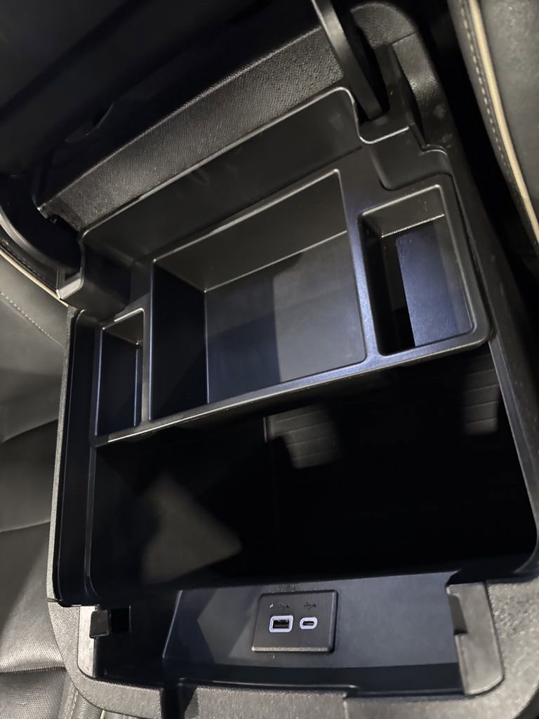 Used 2022 GMC Yukon XL SLT w/ SLT Luxury Package image 35