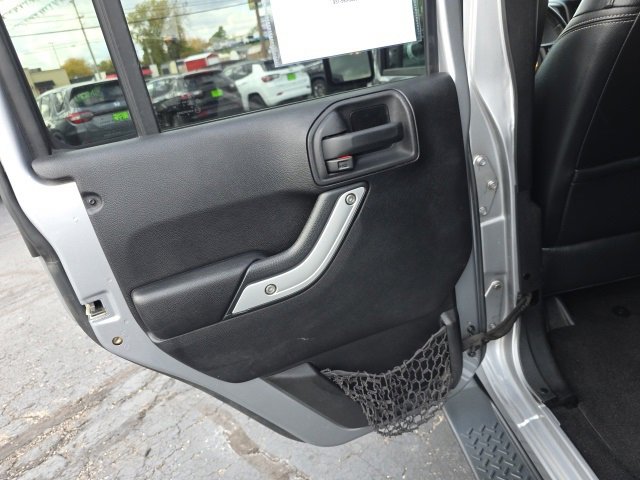 Used 2014 Jeep Wrangler Unlimited Sahara w/ Connectivity Group image 29