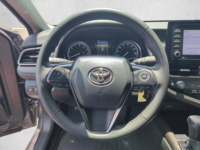 Used 2024 Toyota Camry SE FWD image 11