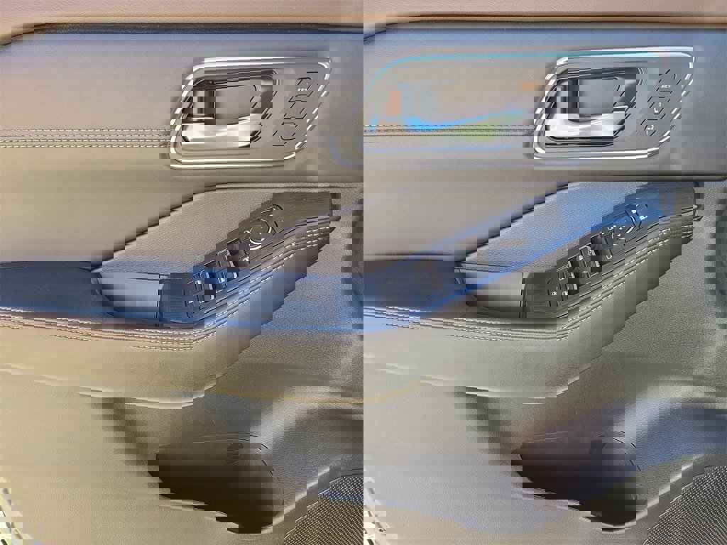 Used 2023 Nissan Rogue Platinum w/ Platinum Premium Package image 15