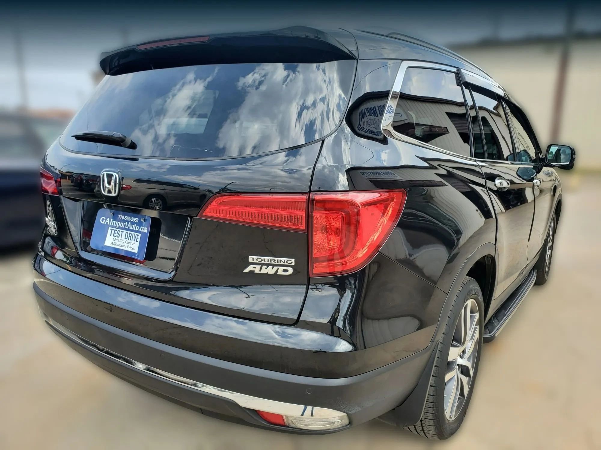 Used 2018 Honda Pilot Touring image 13