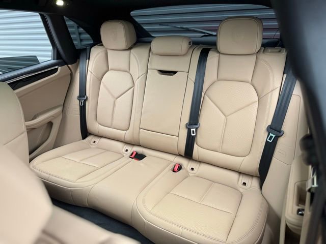 New 2026 Porsche Macan Turbo AWD/4WD image 32