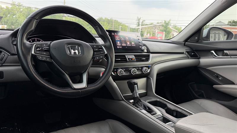 Used 2018 Honda Accord Touring image 26