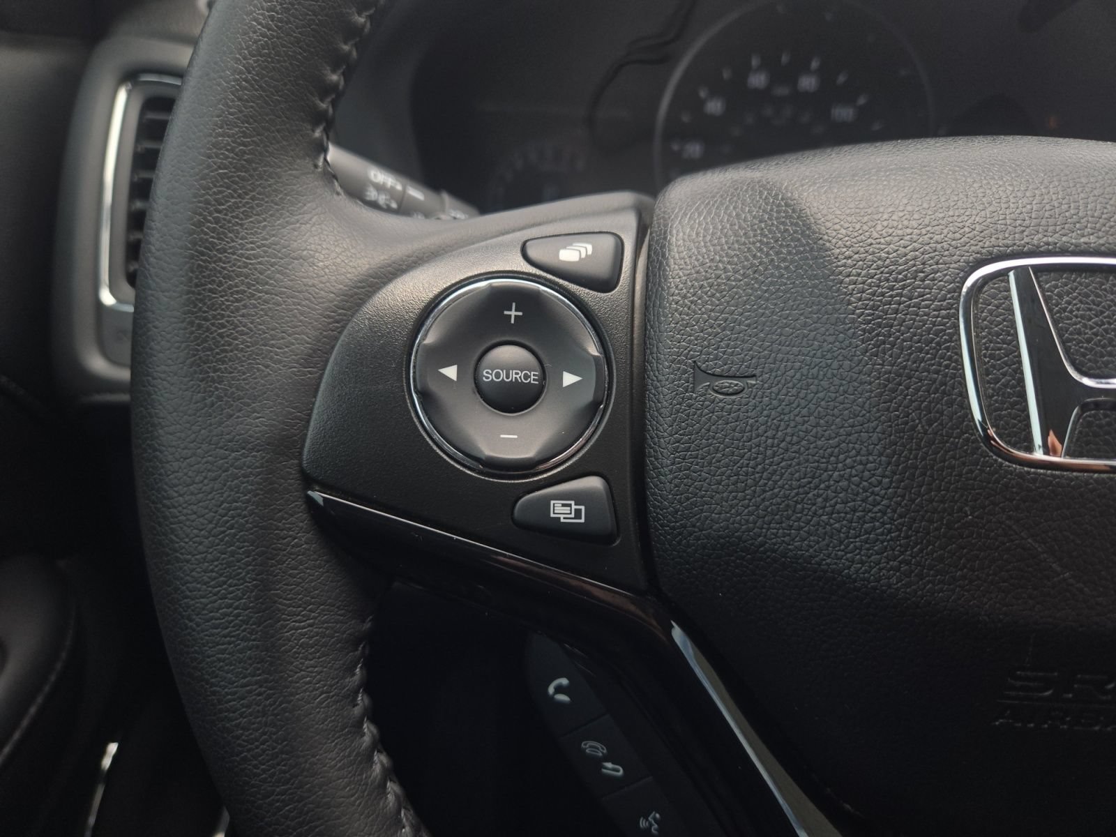Used 2019 Honda HR-V EX-L image 18