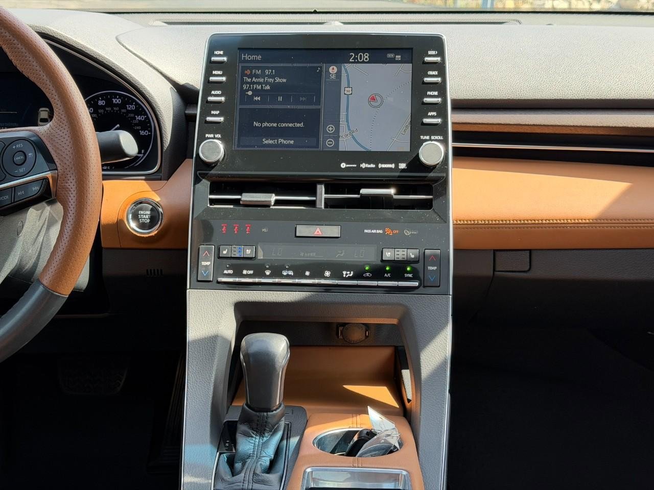 Used 2019 Toyota Avalon Limited image 14