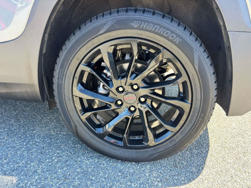 Used 2023 GMC Terrain SLT w/ Infotainment Package II AWD/4WD image 16