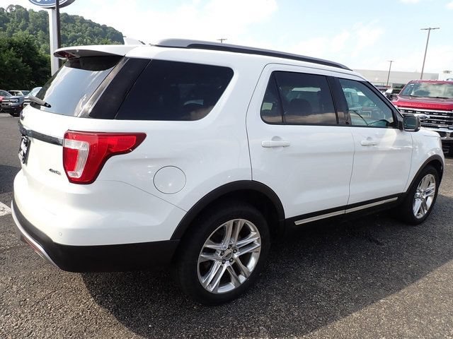Used 2017 Ford Explorer XLT w/ Equipment Group 202A AWD/4WD image 6